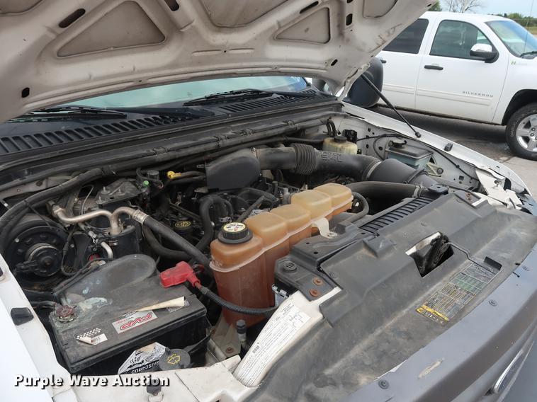 image for item DF2260 2004 Ford F250  Super Duty XL pickup truck