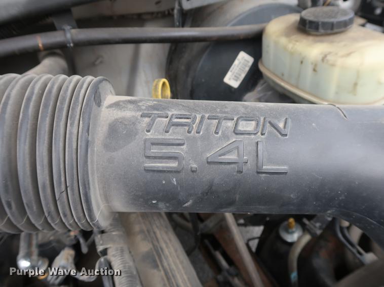 image for item DF2260 2004 Ford F250  Super Duty XL pickup truck