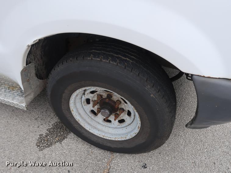 image for item DF2260 2004 Ford F250  Super Duty XL pickup truck