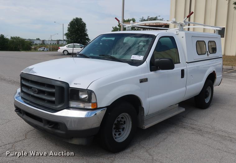 image for item DF2267 2003 Ford F250 Super Duty pickup truck