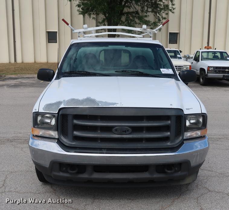 image for item DF2267 2003 Ford F250 Super Duty pickup truck