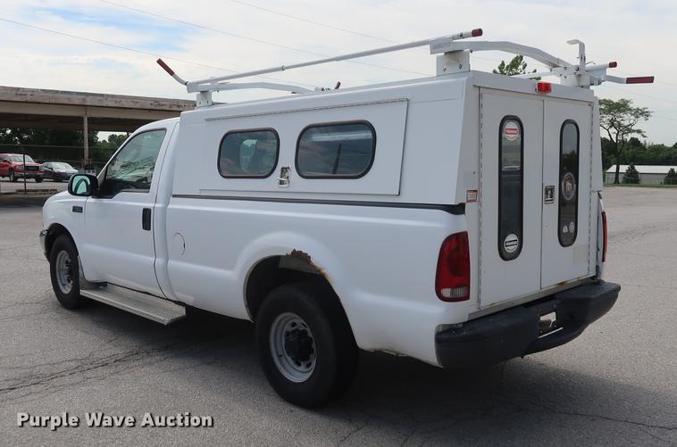 image for item DF2267 2003 Ford F250 Super Duty pickup truck