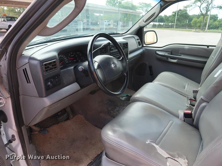 image for item DF2267 2003 Ford F250 Super Duty pickup truck