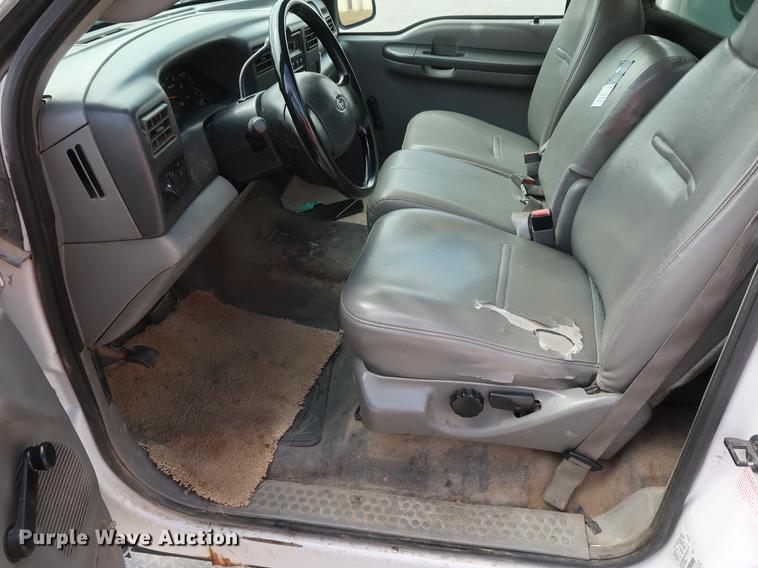 image for item DF2267 2003 Ford F250 Super Duty pickup truck