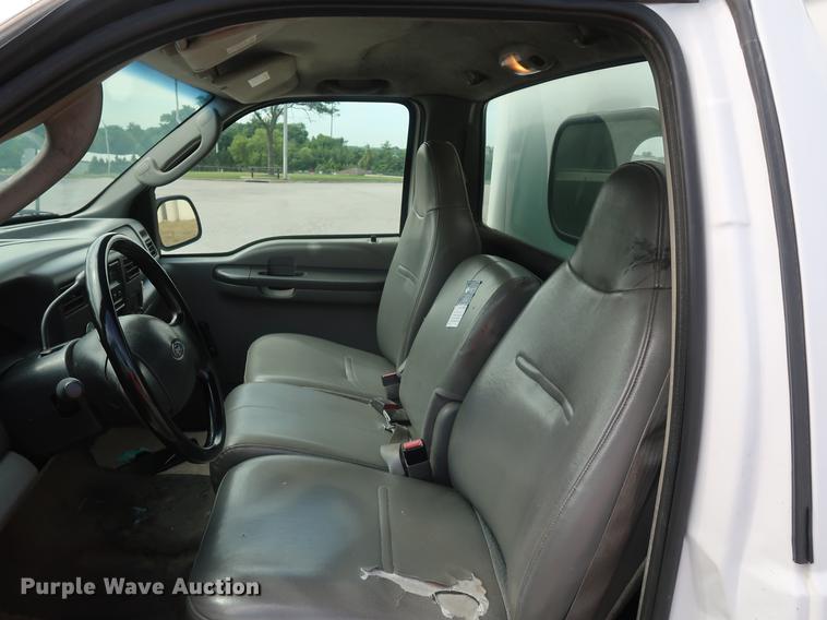 image for item DF2267 2003 Ford F250 Super Duty pickup truck