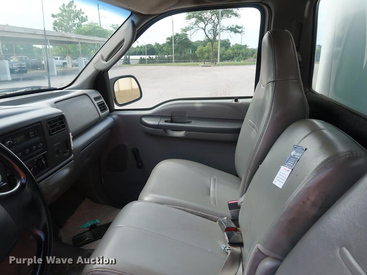 image for item DF2267 2003 Ford F250 Super Duty pickup truck