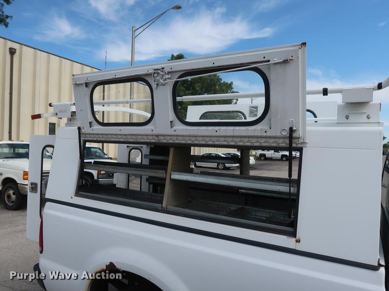 image for item DF2267 2003 Ford F250 Super Duty pickup truck