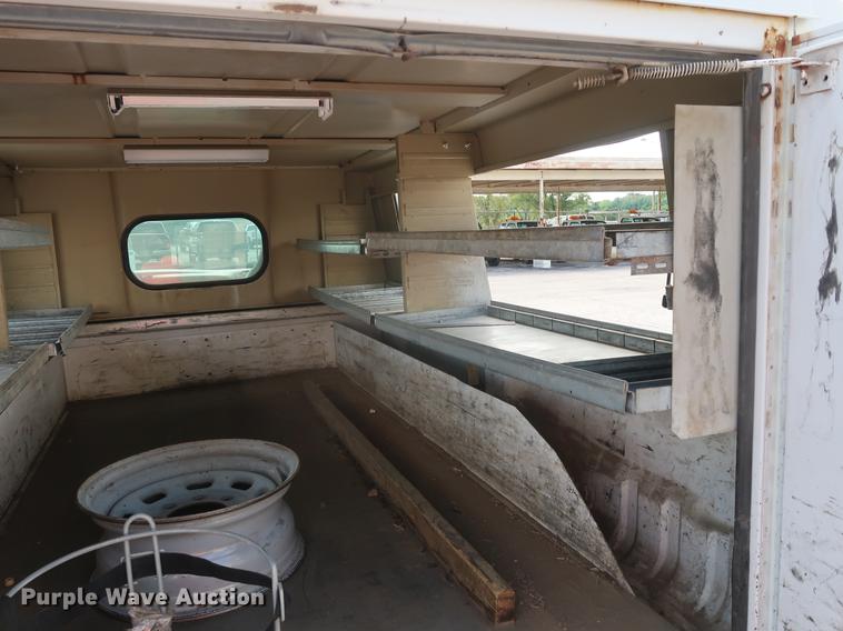 image for item DF2267 2003 Ford F250 Super Duty pickup truck