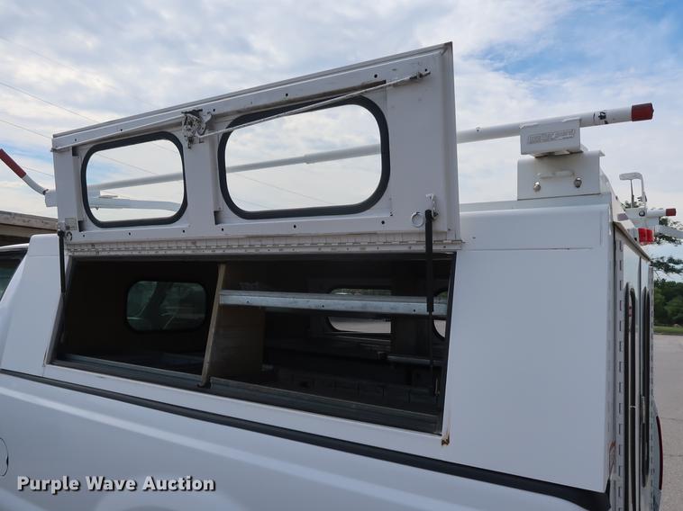 image for item DF2267 2003 Ford F250 Super Duty pickup truck