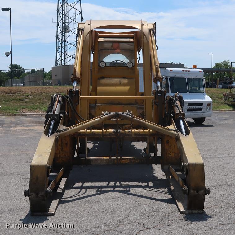image for item DF2268 1979 Pettibone 204-D carry lift telehandler