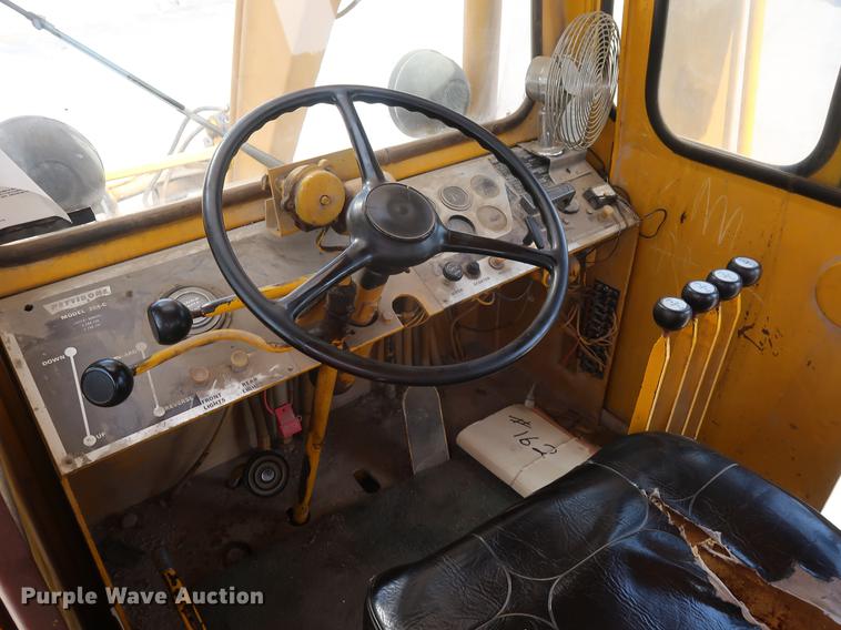 image for item DF2268 1979 Pettibone 204-D carry lift telehandler