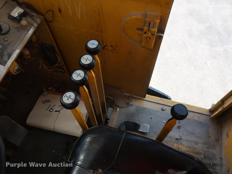 image for item DF2268 1979 Pettibone 204-D carry lift telehandler