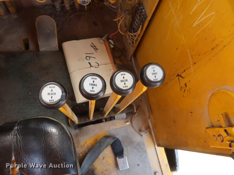 image for item DF2268 1979 Pettibone 204-D carry lift telehandler