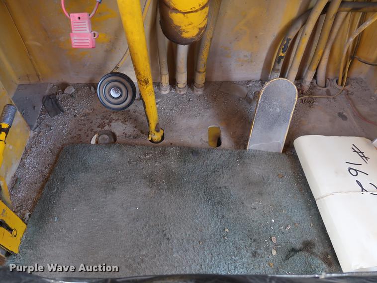 image for item DF2268 1979 Pettibone 204-D carry lift telehandler