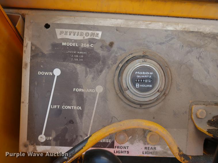 image for item DF2268 1979 Pettibone 204-D carry lift telehandler