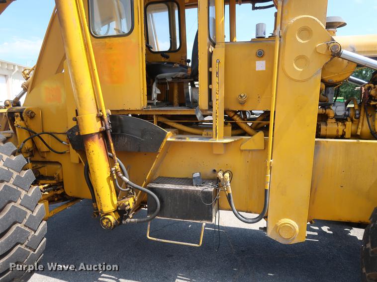 image for item DF2268 1979 Pettibone 204-D carry lift telehandler