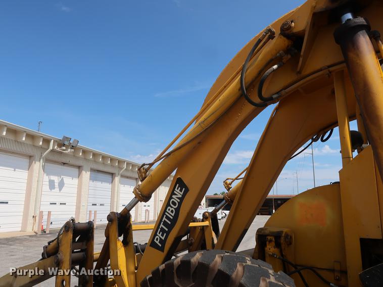 image for item DF2268 1979 Pettibone 204-D carry lift telehandler