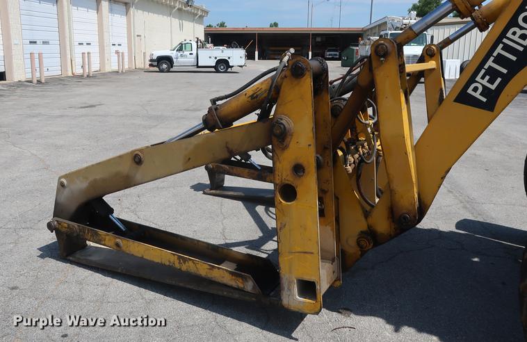 image for item DF2268 1979 Pettibone 204-D carry lift telehandler