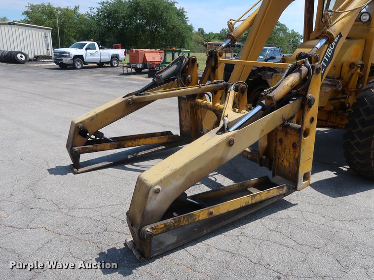 image for item DF2268 1979 Pettibone 204-D carry lift telehandler