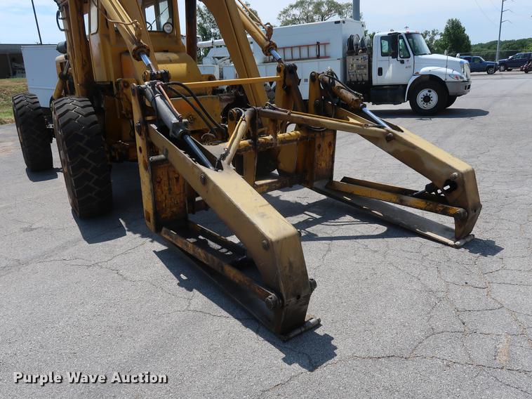 image for item DF2268 1979 Pettibone 204-D carry lift telehandler