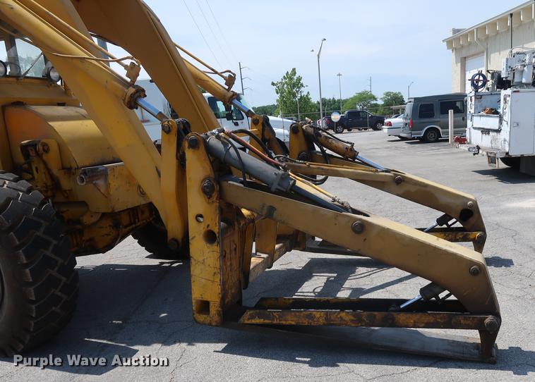 image for item DF2268 1979 Pettibone 204-D carry lift telehandler