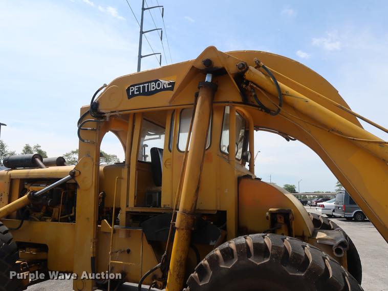 image for item DF2268 1979 Pettibone 204-D carry lift telehandler