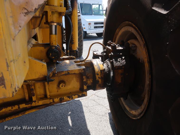 image for item DF2268 1979 Pettibone 204-D carry lift telehandler