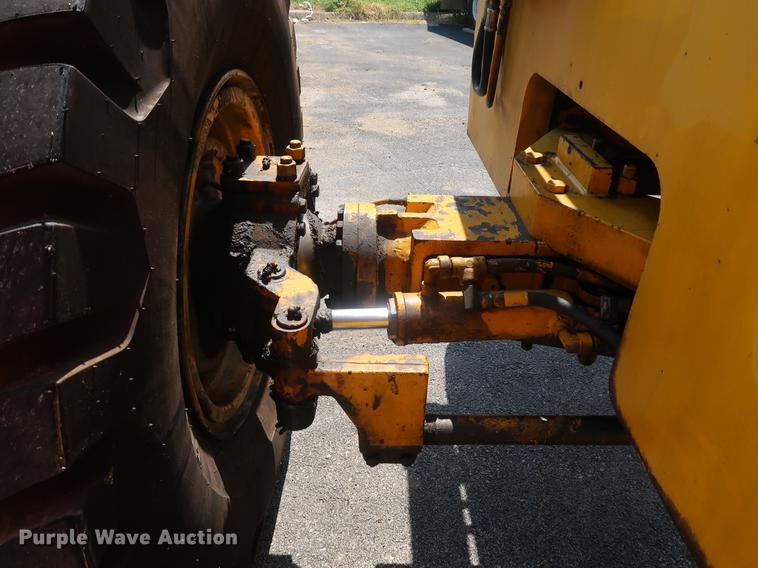 image for item DF2268 1979 Pettibone 204-D carry lift telehandler