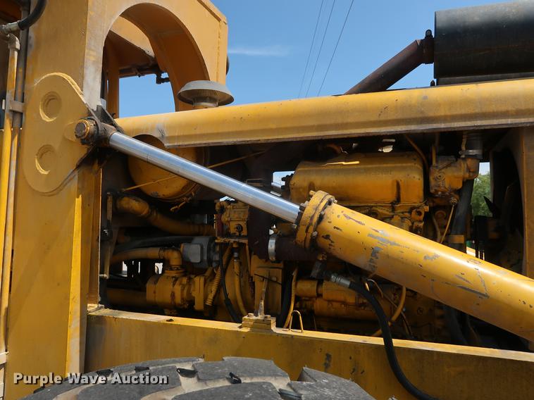 image for item DF2268 1979 Pettibone 204-D carry lift telehandler