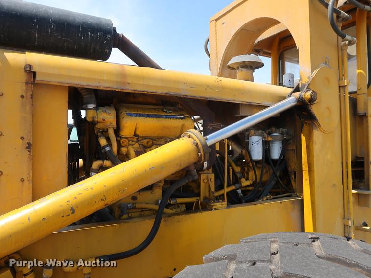 image for item DF2268 1979 Pettibone 204-D carry lift telehandler