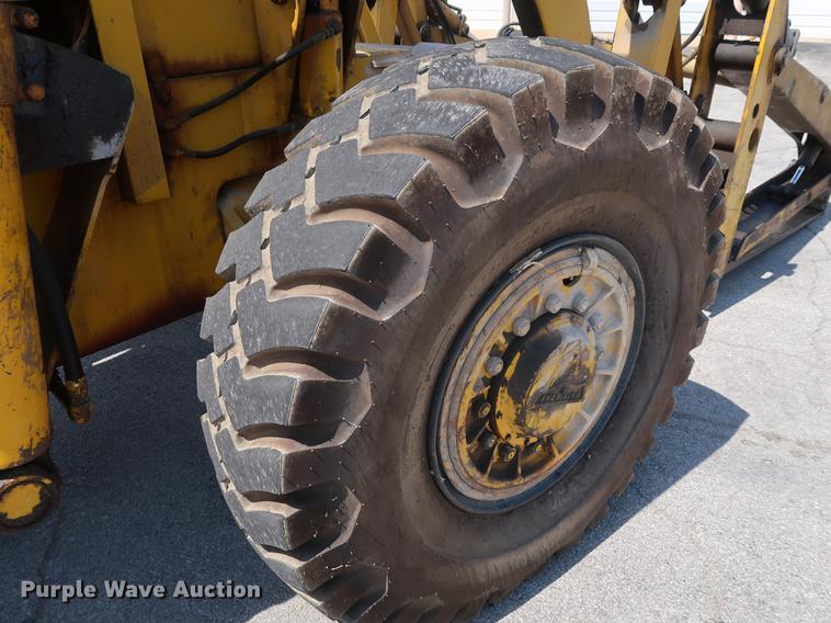 image for item DF2268 1979 Pettibone 204-D carry lift telehandler