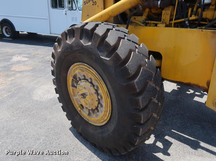 image for item DF2268 1979 Pettibone 204-D carry lift telehandler