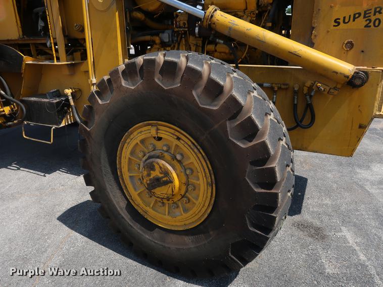 image for item DF2268 1979 Pettibone 204-D carry lift telehandler