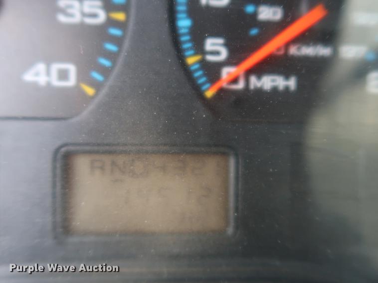 image for item DF2270 2004 International 4400 service truck