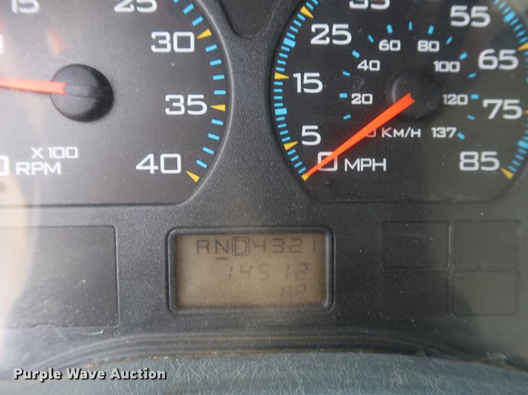 image for item DF2270 2004 International 4400 service truck