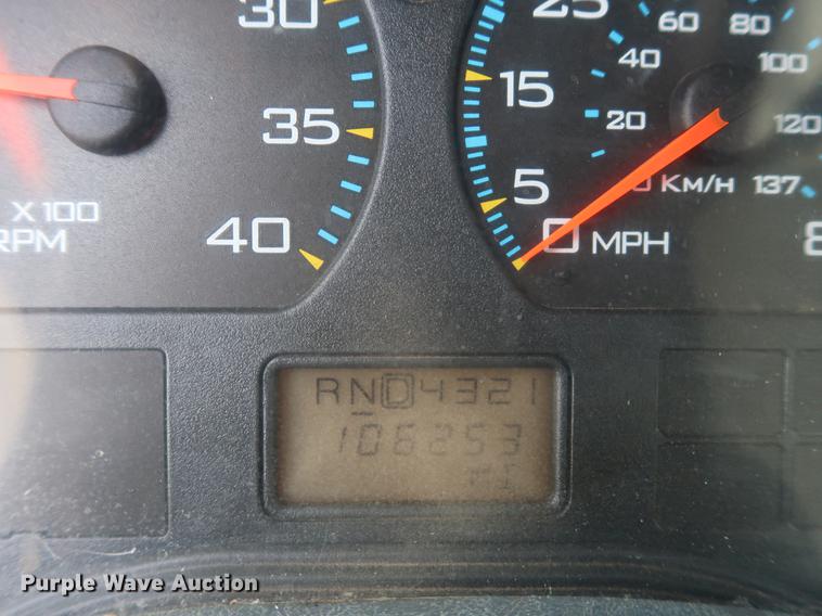 image for item DF2270 2004 International 4400 service truck