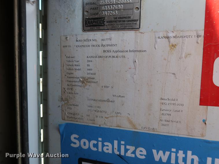 image for item DF2270 2004 International 4400 service truck