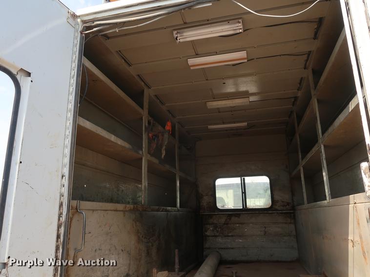 image for item DF2270 2004 International 4400 service truck