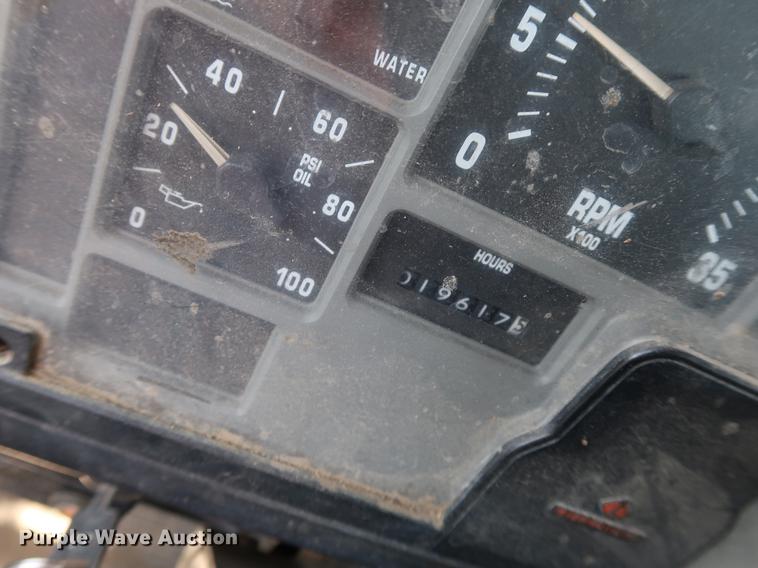 image for item DF2271 1994 International 4900 bucket truck