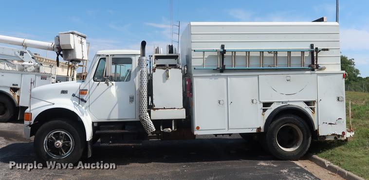 image for item DF2272 1996 International 4900 service truck