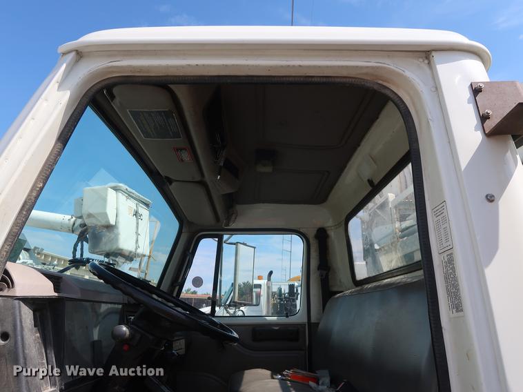 image for item DF2272 1996 International 4900 service truck