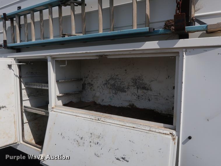 image for item DF2272 1996 International 4900 service truck