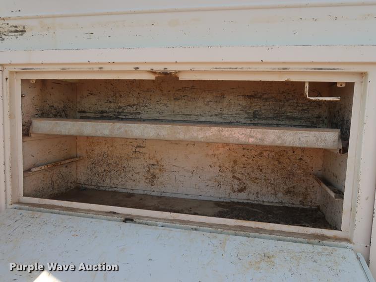 image for item DF2272 1996 International 4900 service truck