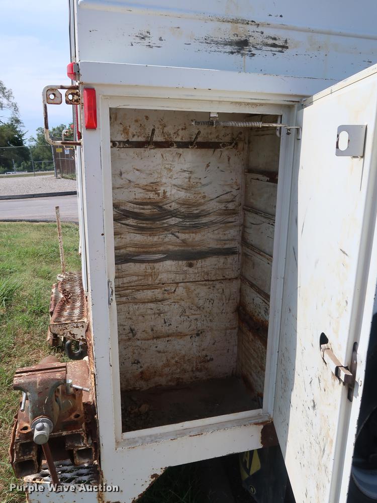 image for item DF2272 1996 International 4900 service truck