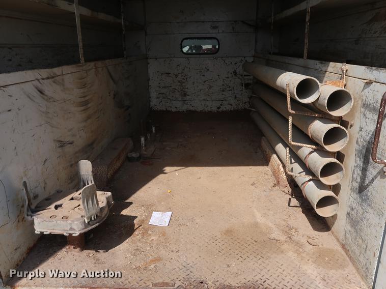 image for item DF2272 1996 International 4900 service truck