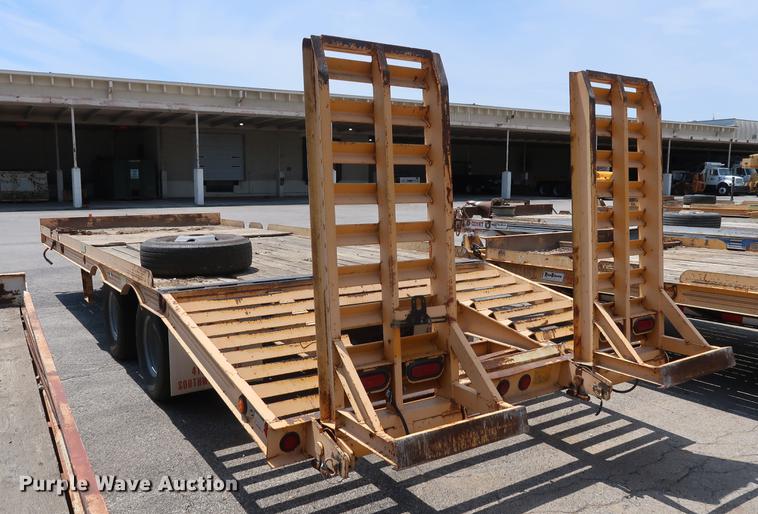 image for item DF2276 2006 CZ Engineering HCZ24KT equipment trailer