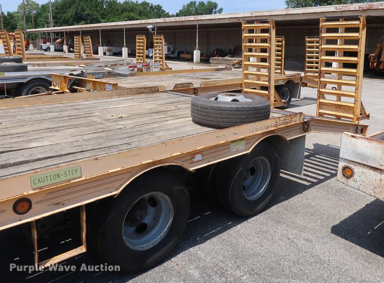 image for item DF2276 2006 CZ Engineering HCZ24KT equipment trailer