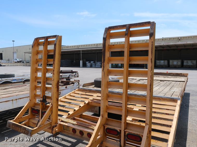 image for item DF2276 2006 CZ Engineering HCZ24KT equipment trailer