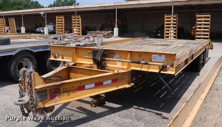 image for item DF2277 2006 CZ Engineering HCZ24KT equipment trailer