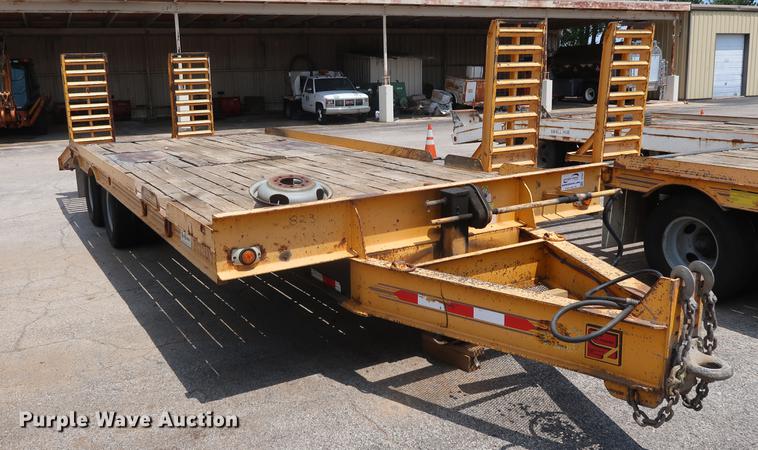 image for item DF2277 2006 CZ Engineering HCZ24KT equipment trailer